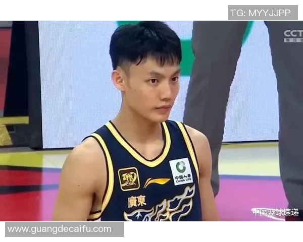 眉骨缝了三针！徐杰跟从广东男篮大本营出征客场vs浙江男篮征途